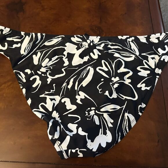 Hurley Swim Bottoms NWOT Size XXL Black White Floral - Picture 4 of 5
